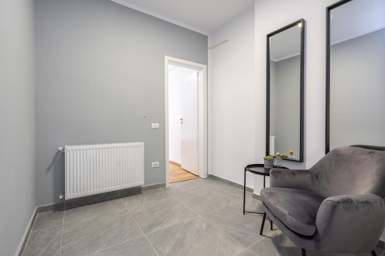Relax Apartament In Piata Universitatii Бухарест Экстерьер фото