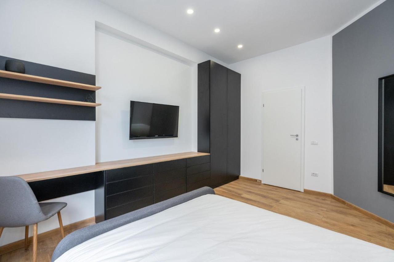 Relax Apartament In Piata Universitatii Бухарест Экстерьер фото